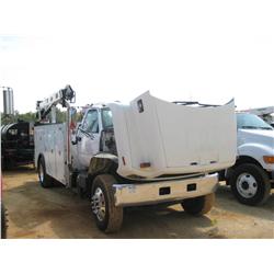 2002 CHEVROLET C7500 S/A SERVICE TRUCK