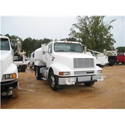 1995 INTERNATIONAL 8200 WATER TRUCK