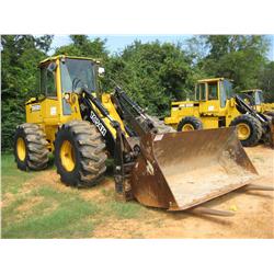 JOHN DEERE TC 54H TOOL CARRIER