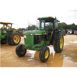 JOHN DEERE 2955 FARM TRACTOR