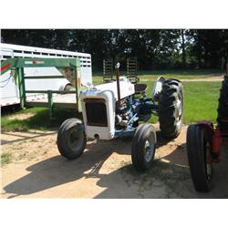 FORD 4000 FARM TRACTOR