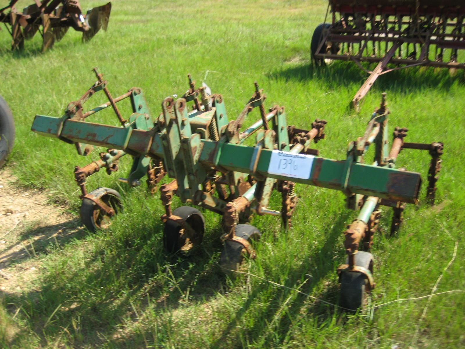 JOHN DEERE 2 ROW CULTIVATOR