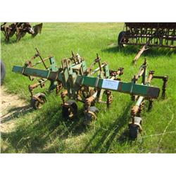 JOHN DEERE 2 ROW CULTIVATOR
