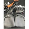 Image 1 : WATSONS LEATHER RIDING GLOVES AND 2 BELTS