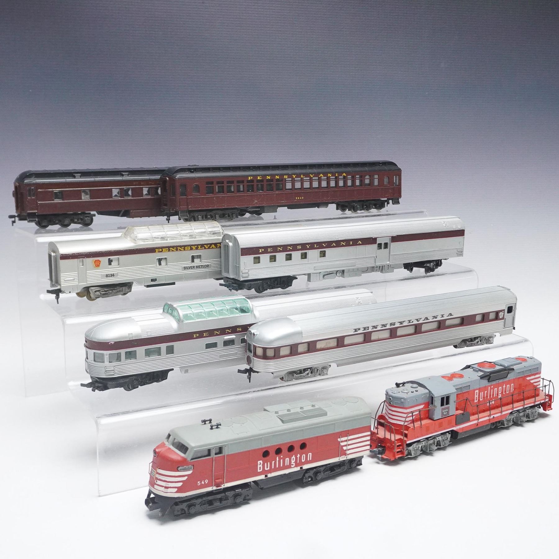 40+pc HO Model Train Collection, Pennsylvania and Burlington