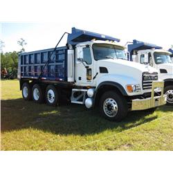 2005 MACK CV713 TRI-AXLE DUMP