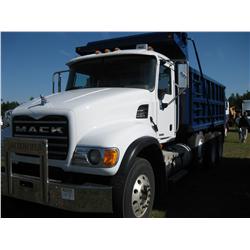 2005 MACK CV713 TRI-AXLE DUMP