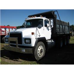 1999 MACK RD690S TRI-AXLE DUMP