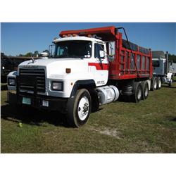 1998 MACK RD688S T/A DUMP