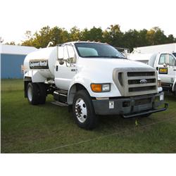 2004 FORD F750 S/A WATER TRUCK