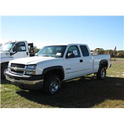 2003 CHEVROLET 2500 4X4 EXTENDED CAB PICKUP