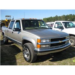 2000 CHEVROLET 2500 4X4 CEW CAB PICKUP