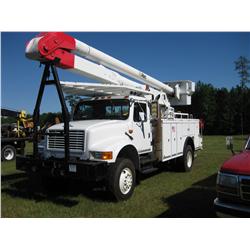 1993 INTERNATIONAL 4800 4X4 BUCKET TRUCK