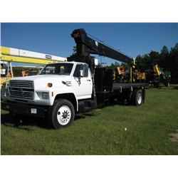 1993 FORD F700 BOOM TRUCK