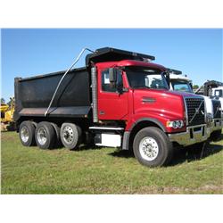 2006 VOLVO VHD TRI-AXLE DUMP