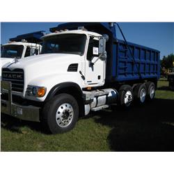 2005 MACK CV713 TRI-AXLE DUMP