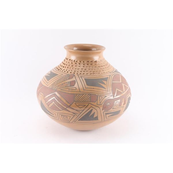 Mata Ortiz Polychrome Pot