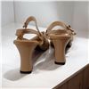 Image 3 : women pumps with block heels Beige with straps Size 6