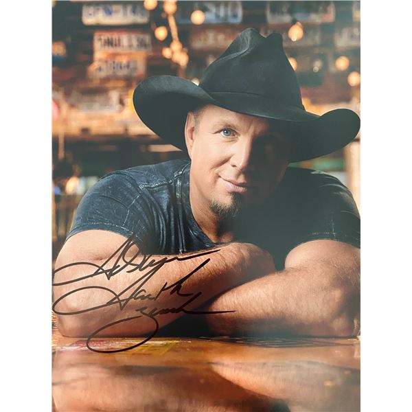 Garth Brooks signed photo
