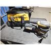 Image 1 : Dewalt Palm Sander