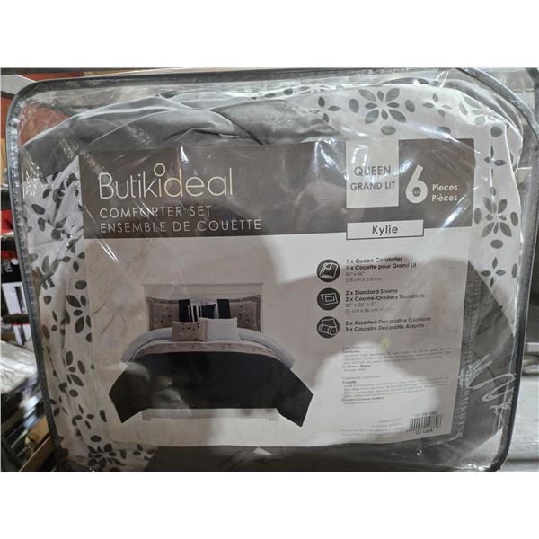 Queen Sized Comforter