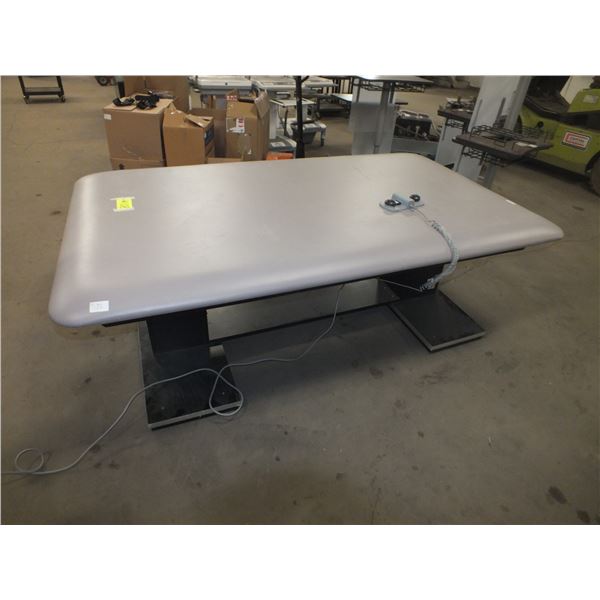 Electric Plinth / Massage Table