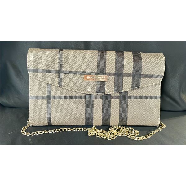 BURBERRY CLUTCH PURSE (UNKNOWN AUTHENTICITY)