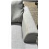 Image 5 : ROYAL FURNITURE SECTIONAL REVERSIBLE CHAISE CANADIAN MADE. 86.25L X 33.75W X 28H , CHAISE: 60L