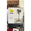 Image 3 : 3 OSCILLATING STAND FANS