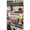 Image 2 : SHELF OF ASSORTED ITEMS INCLUDING; HAMILTON BEACH MULTIBLEND KITCHEN SYSTEM WITH BLENDER AND FOOD