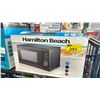 Image 1 : HAMILTON BEACH MICROWAVE OVEN 1.1 CU. FT. CAPACITY