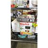 Image 2 : SHELF OF ASSORTED ITEMS INCLUDING; STARFRIT ELECTRIC DIGITAL AIR FRYER, SALTON RICE COOKER AND