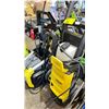 Image 5 : 3 ASSORTED ELECTRIC PRESSURE WASHERS WITH HOSES & WANDS