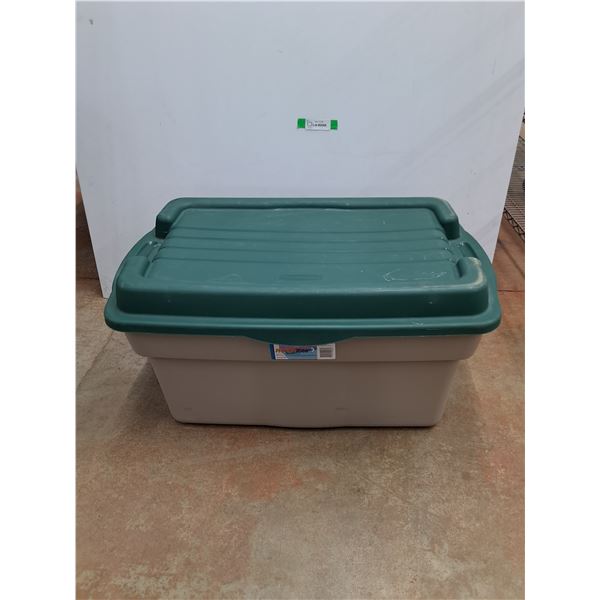 *Plastic Tote with Lid 32 x 19 x 17", Cannot Ship