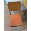 Image 4 : *(4) Cushioned Chairs and Dining Table with Leaf - Cannot Ship