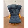 Image 1 : *Cushioned Rocking Chair 41 x 27 x 22", Cannot Ship