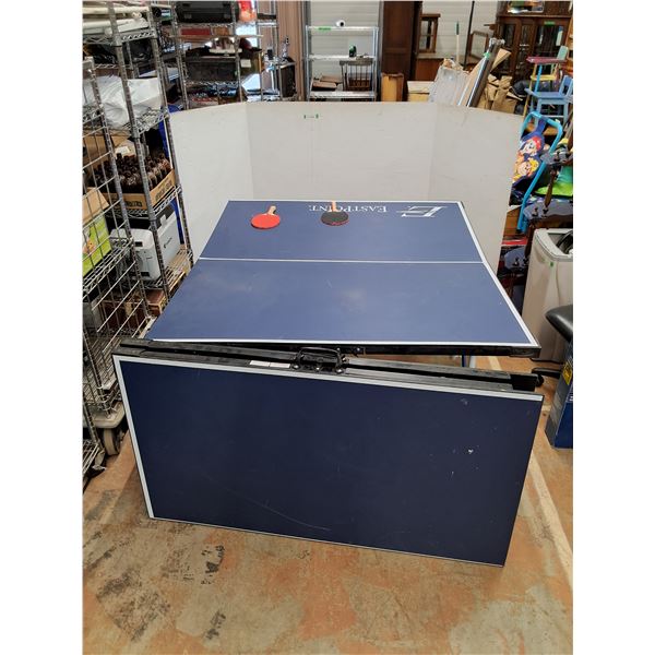 *Folding Ping Pong Table and (2) Rackets - Cannot Ship