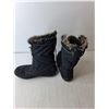 Image 2 : Pair of Columbia Women's Winter Boots-8.5