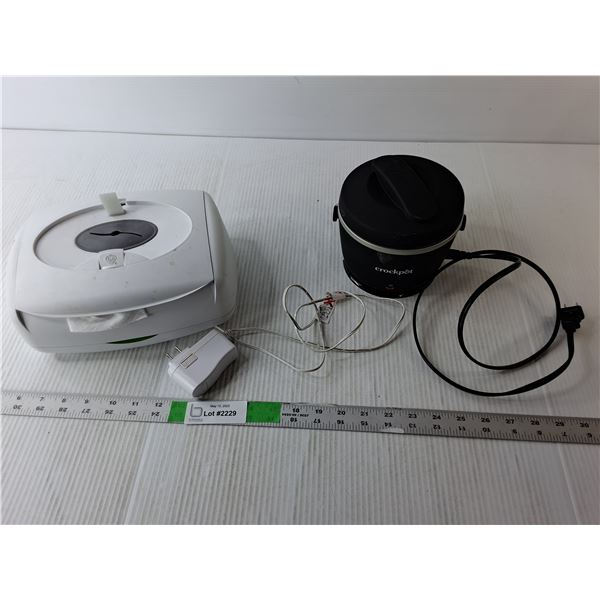 Miniature Crockpot & Wipe Warmer, Both Power On