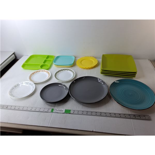 Plastic/Ceramic Kitchen Lot- (6) Dinner Plates, (10) Dessert Plates, Tray
