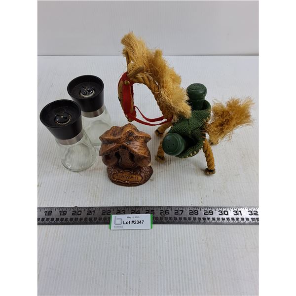 Rope S&P Horse, Hawaii Ornament, S&P Grinders