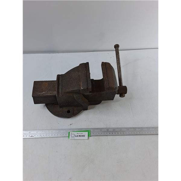 Bench Vise - CANNOT SHIP