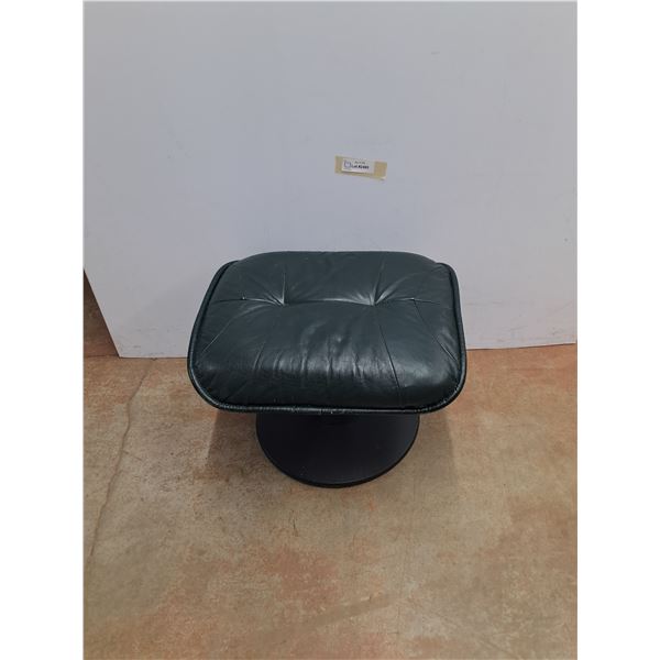 *Leather Foot Stool, Some Wear, Cannot Ship
