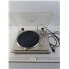 Image 1 : Pioneer Turntable Model PL-200