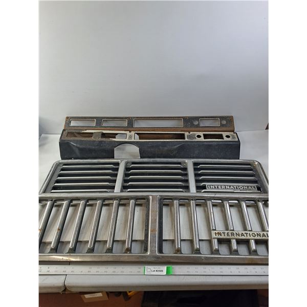 (2) Dash Bezels and (2) International Grills