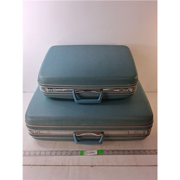 (2) Vintage Samsonite Suitcases 25" x 20" & 19.5" x 15.5"