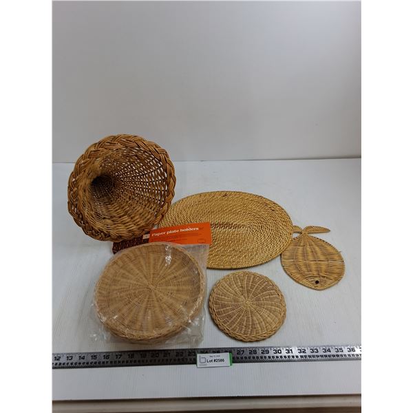 Wicker Decor & Dining Supports