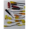 Image 2 : Numerous Assorted Screwdrivers