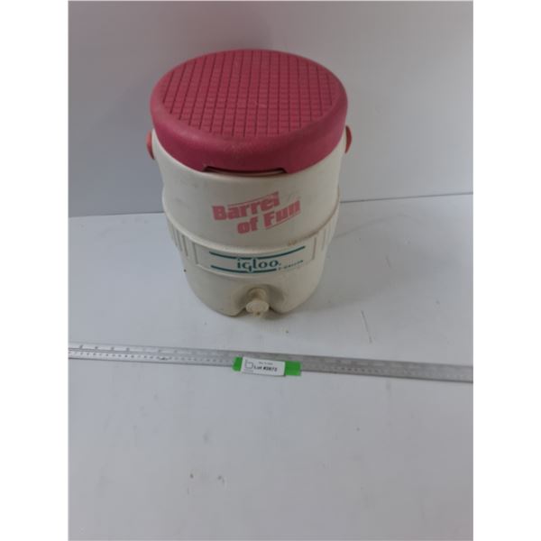 Igloo 2 Gallon Barrel of Fun Water Jug