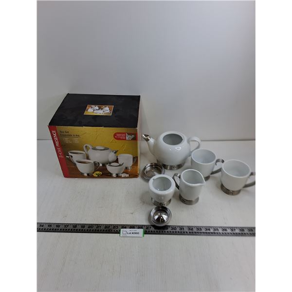 Home Presence Tea Set - Unused
